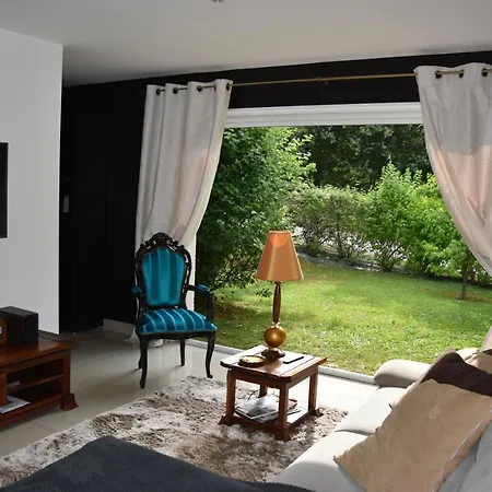 La Maison D'isabel بيت للعطل *
