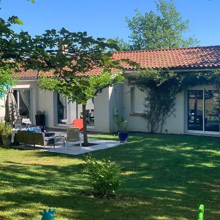 La Maison D'isabel Holiday home Montauban