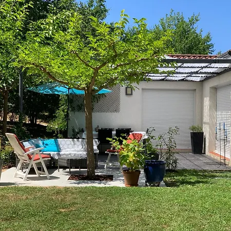 La Maison D'isabel بيت للعطل مونْتوبا